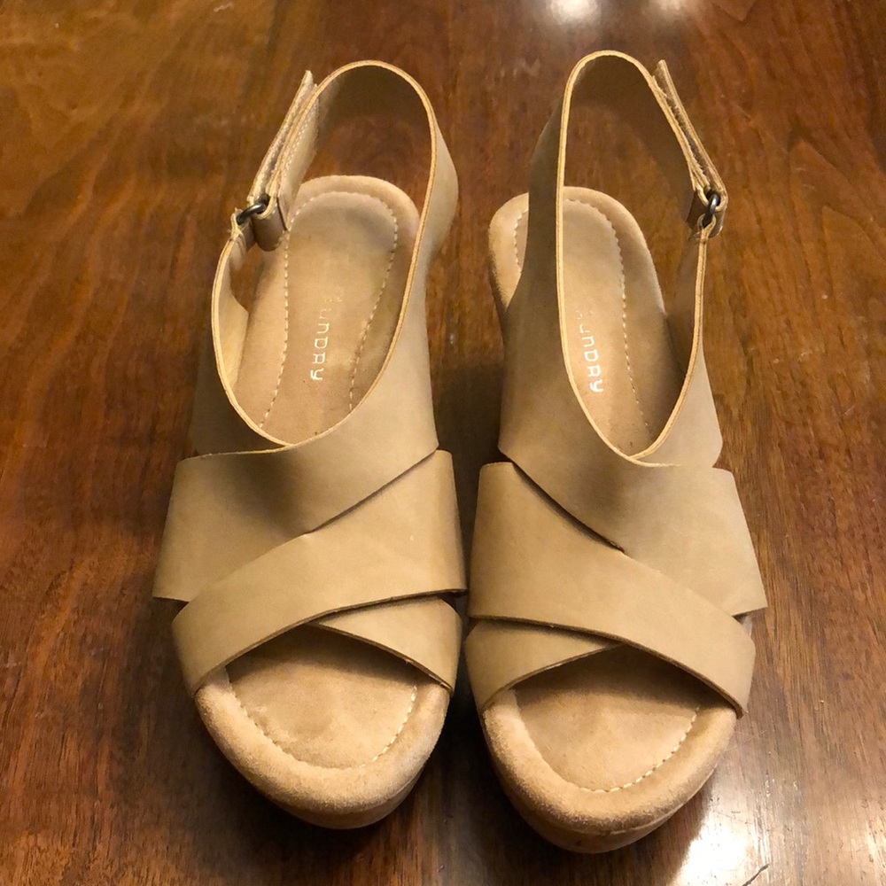 Neutral sandal, cork wedge heel, very versatile.